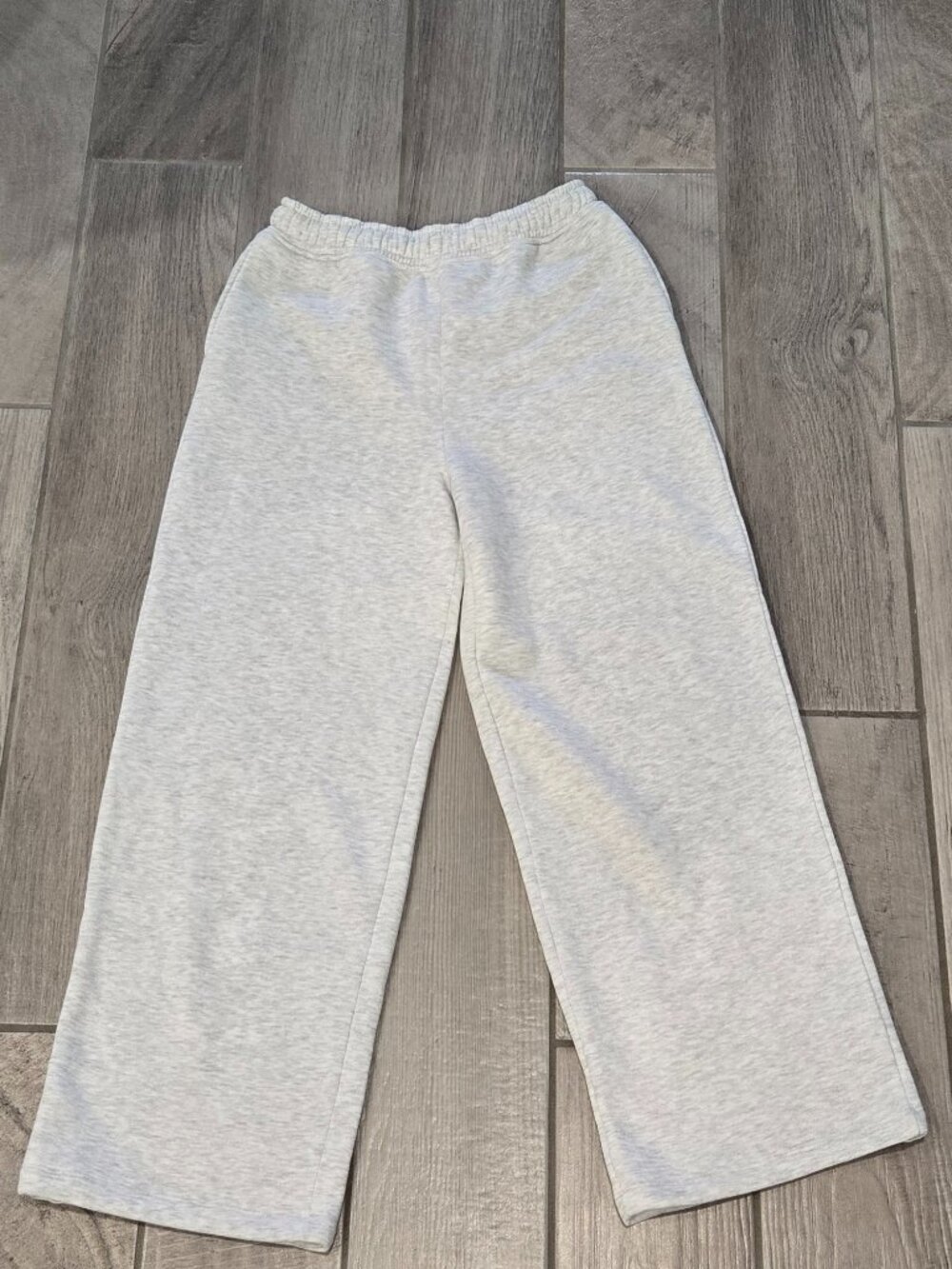 ZARA Women’s Wide‑Leg Sweatpants w/ Pockets – Light Gray – Size L– New With Tag